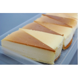 【訳あり】濃厚☆チーズケーキ 約1kg 40g前後×8カット×3パック